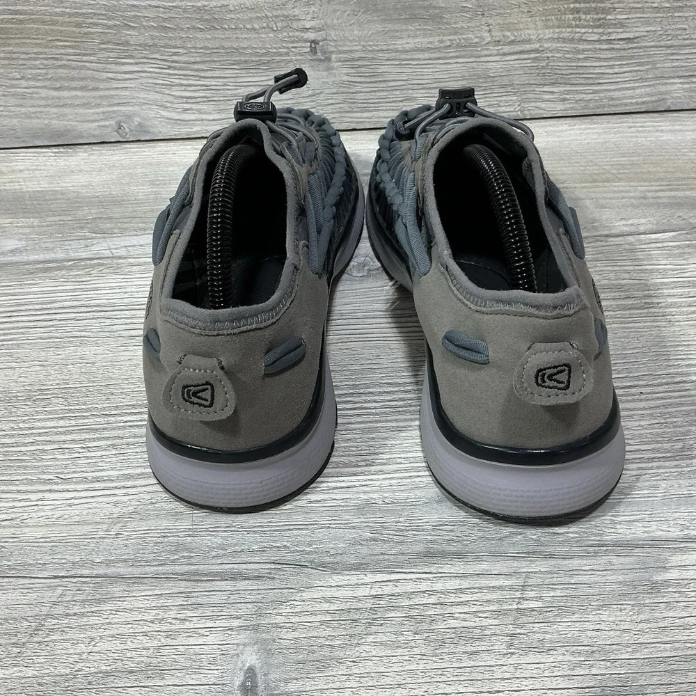 Keen Sandals Mens 8.5 M Uneek Slip On Gray Closed Toe Comfort Low Top 1018719